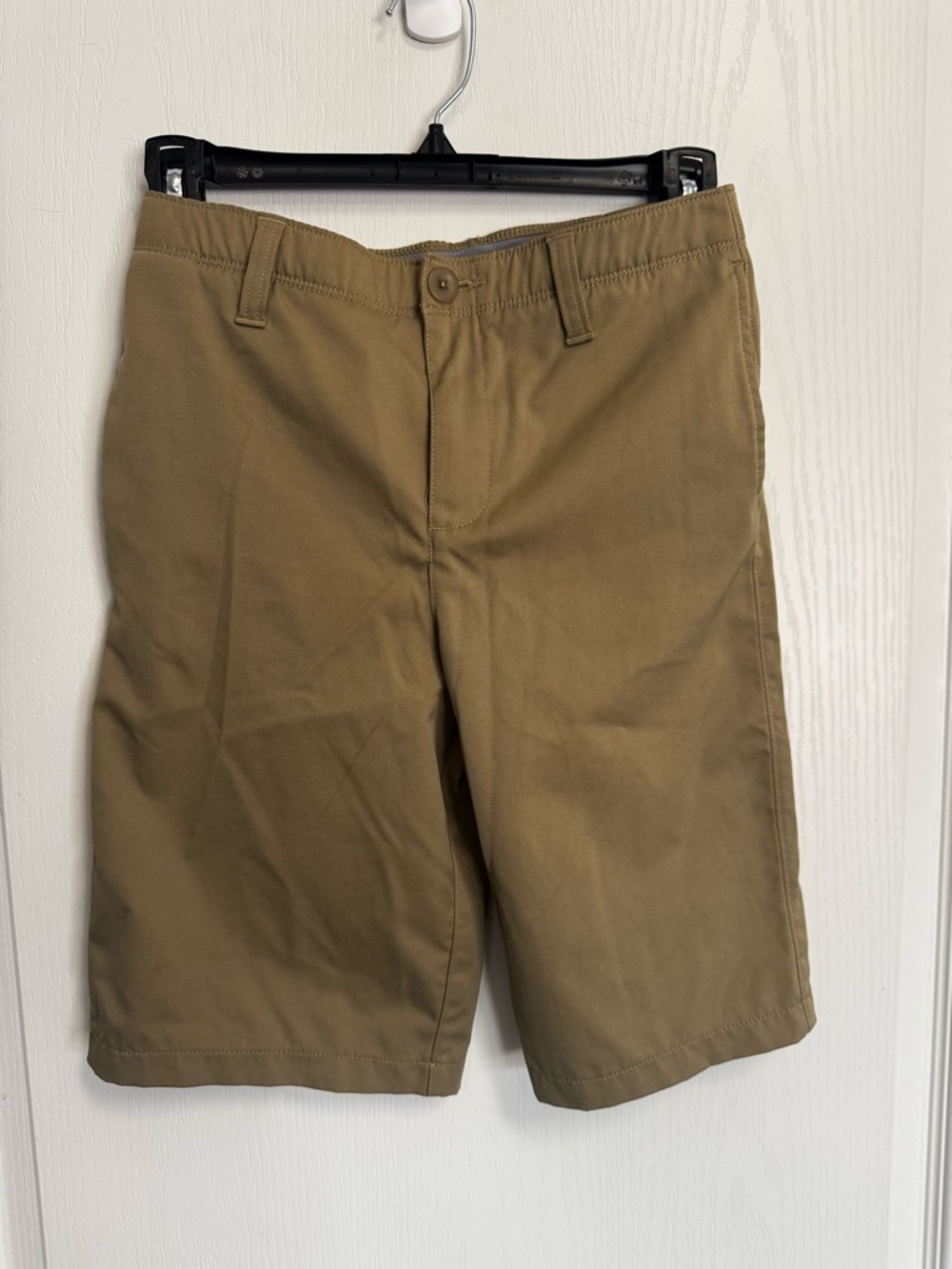 Under Armour Boys' Tan Khaki Shorts